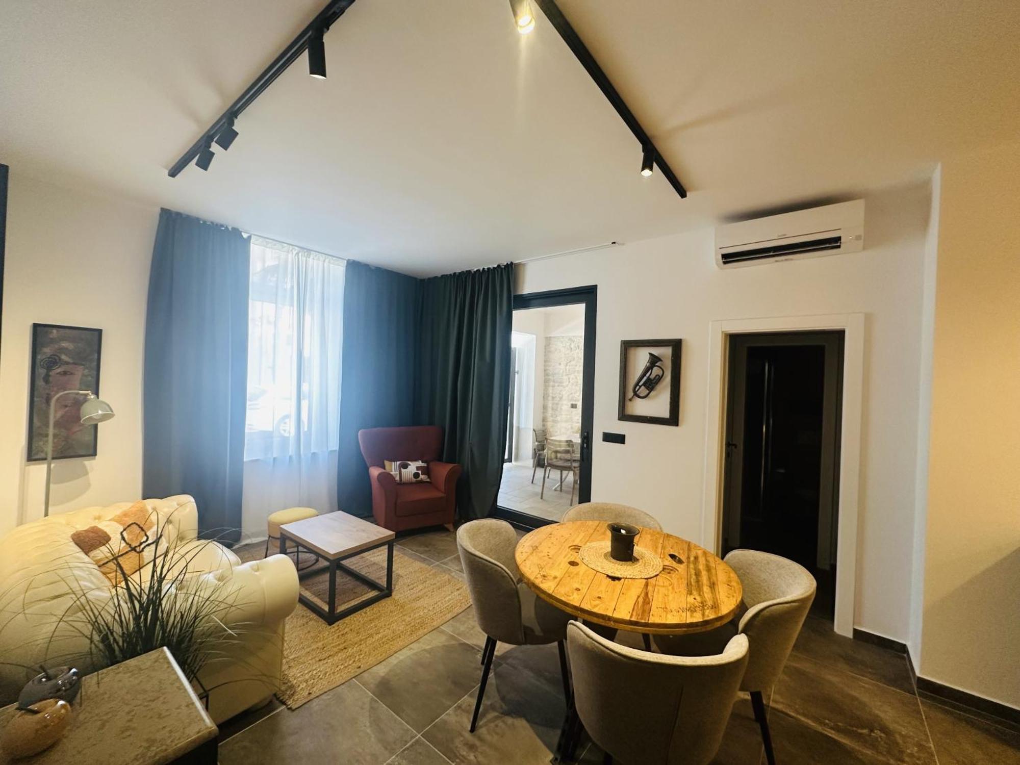 Apartments Urban โปเรช ภายนอก รูปภาพ